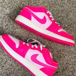 Nike Low Top Sneakers - Hot Pink & Light Pink